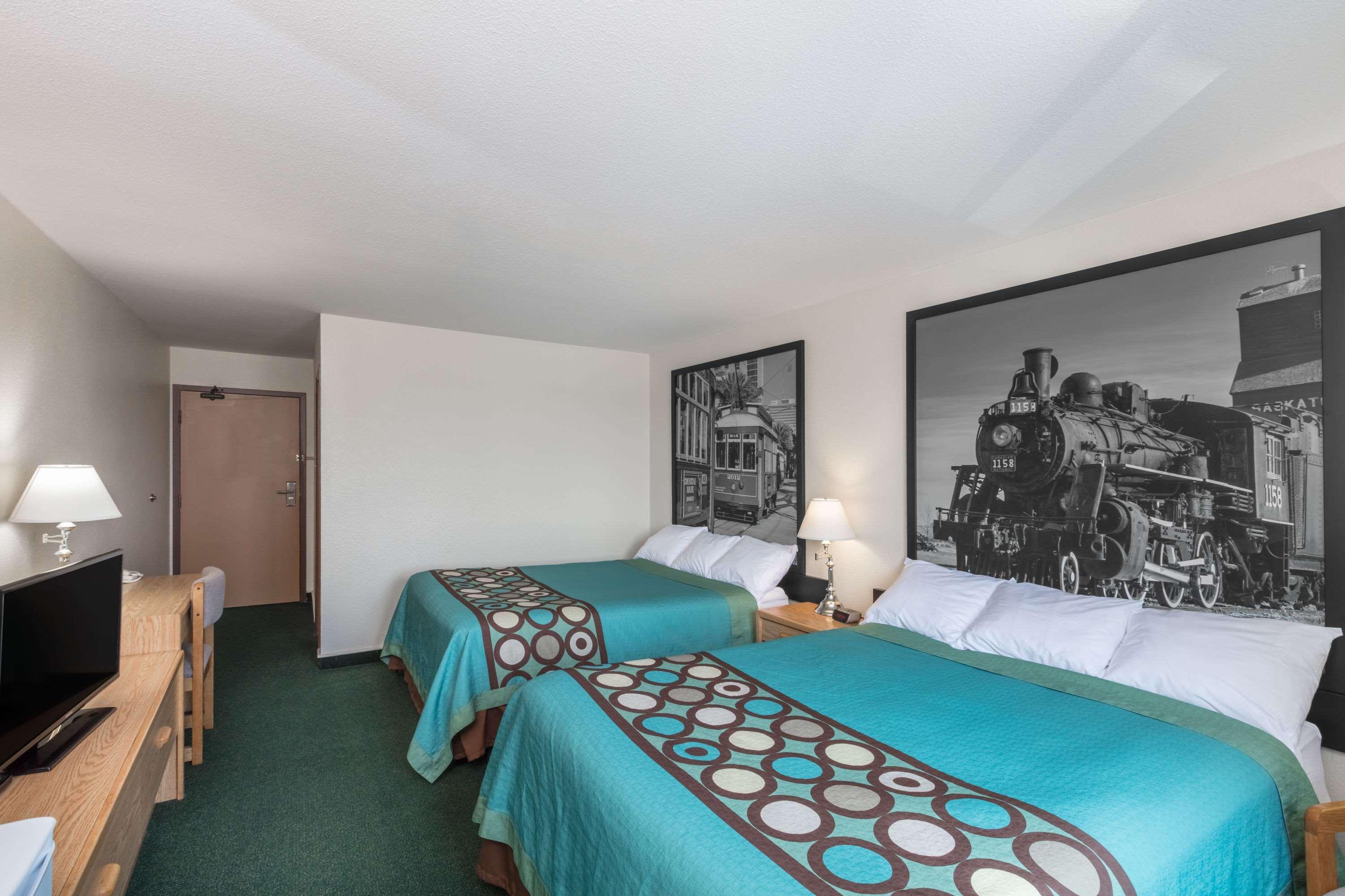 Super 8 By Wyndham Moose Jaw Sk Exterior foto