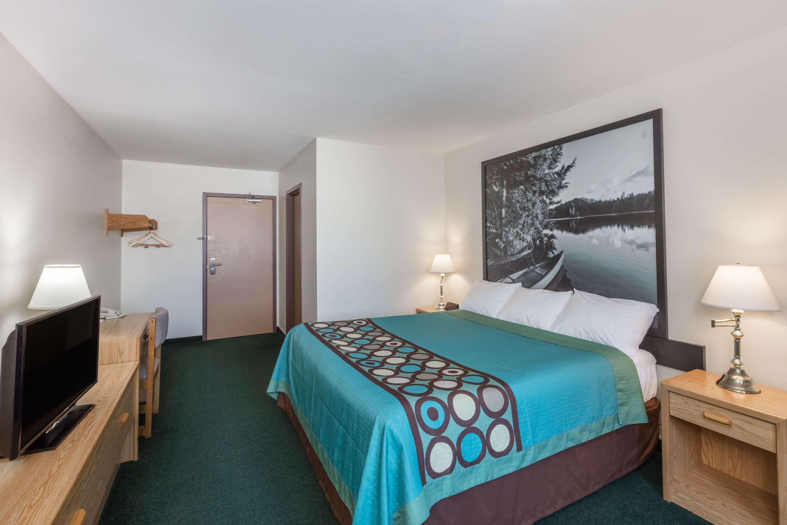 Super 8 By Wyndham Moose Jaw Sk Exterior foto