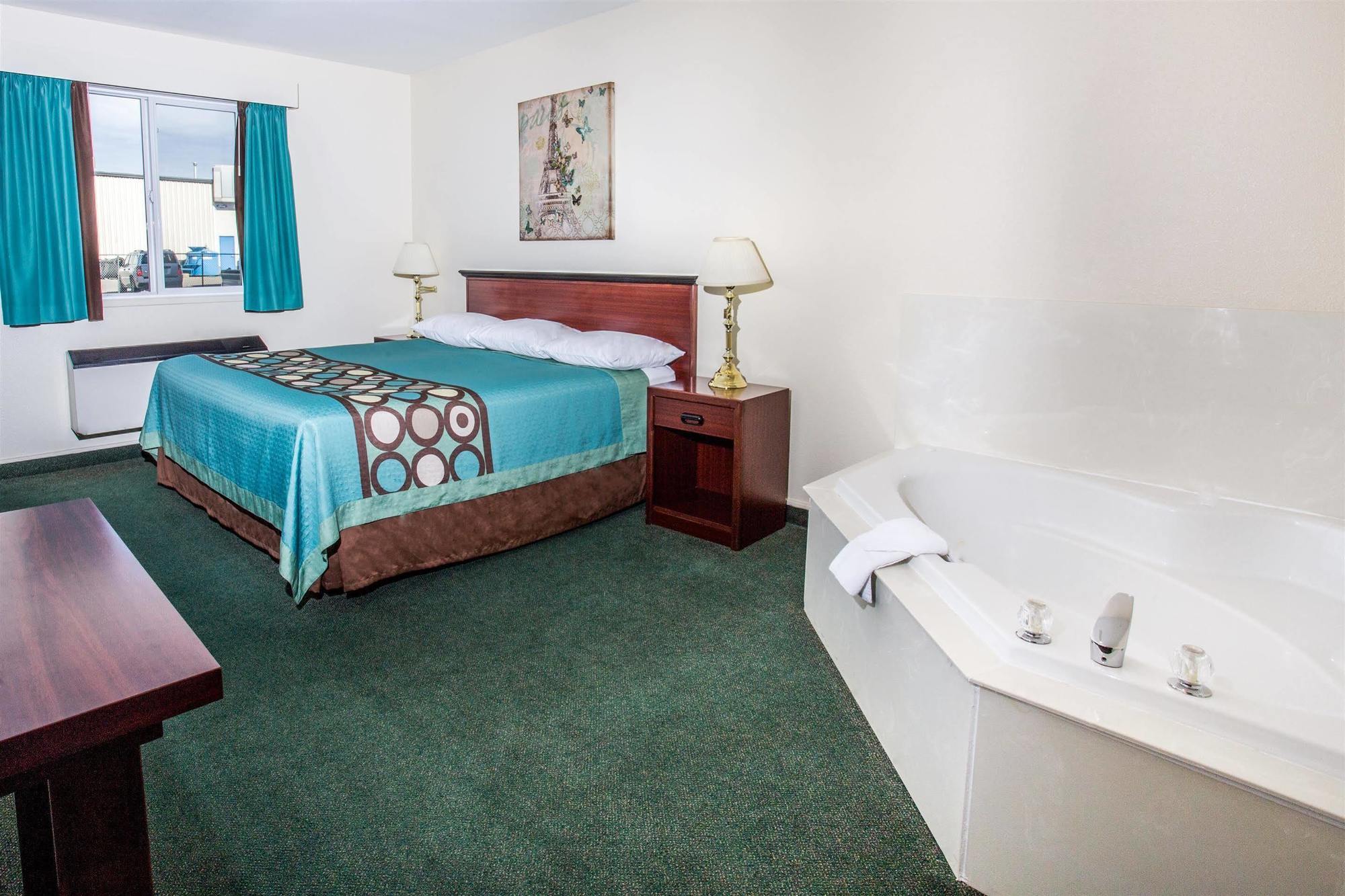 Super 8 By Wyndham Moose Jaw Sk Exterior foto