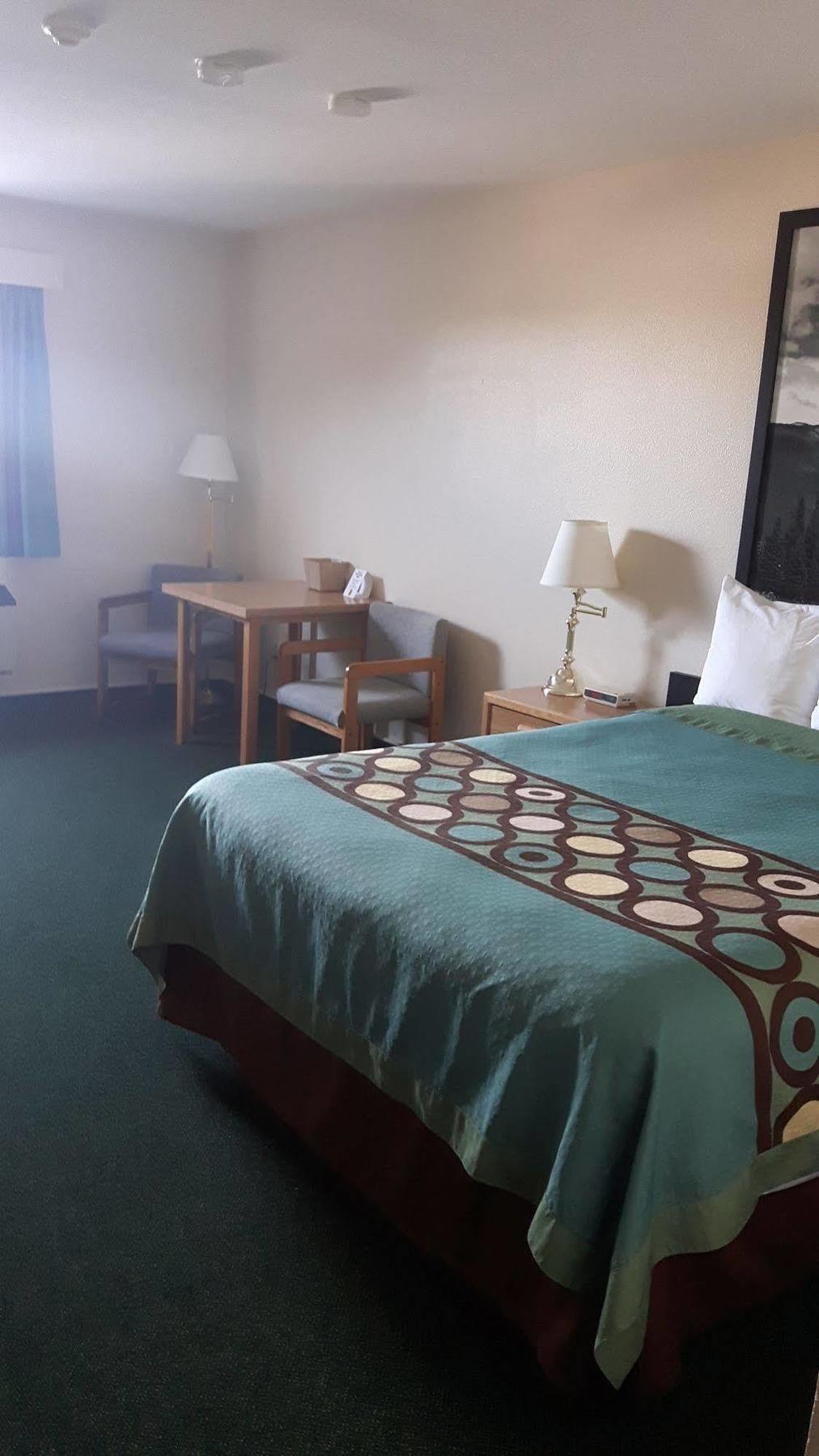 Super 8 By Wyndham Moose Jaw Sk Exterior foto